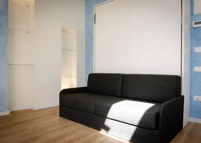 Blue * בולוניה